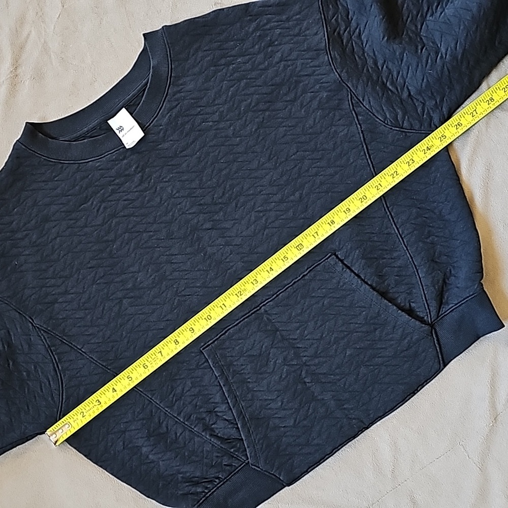 All In Motion black cropped sweatshirt - Picture 11 of 12